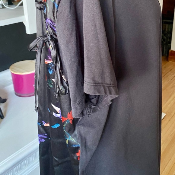 Black Floral Print Back Top - Picture 7 of 8